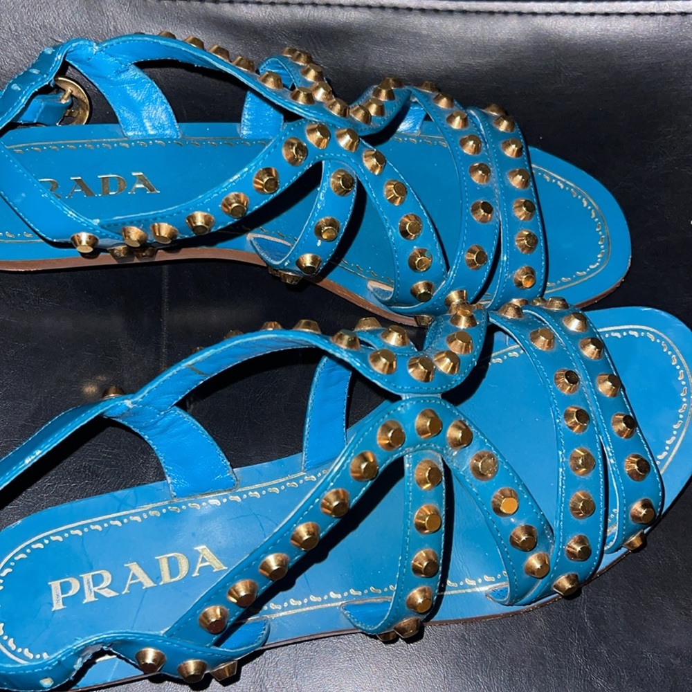 PRADA Leather sandal
36 1/2
Slightly worn 
Turquoise, Leather - Picture 2 of 6